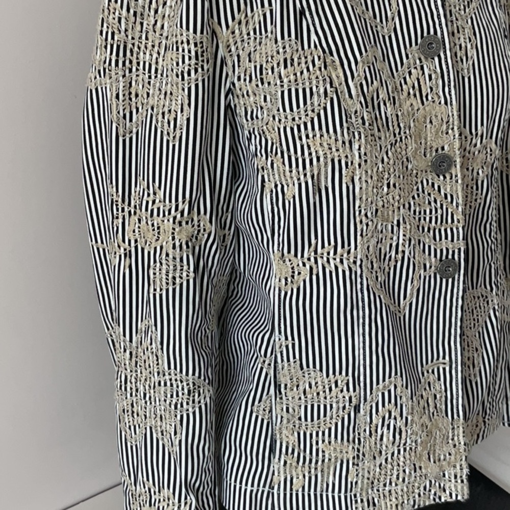 Striped Embroidered Jacket - Picture 4 of 11